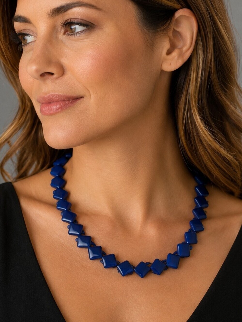 VTG TRIFARI Navy Blue Square Acrylic Beaded Collar Necklace
